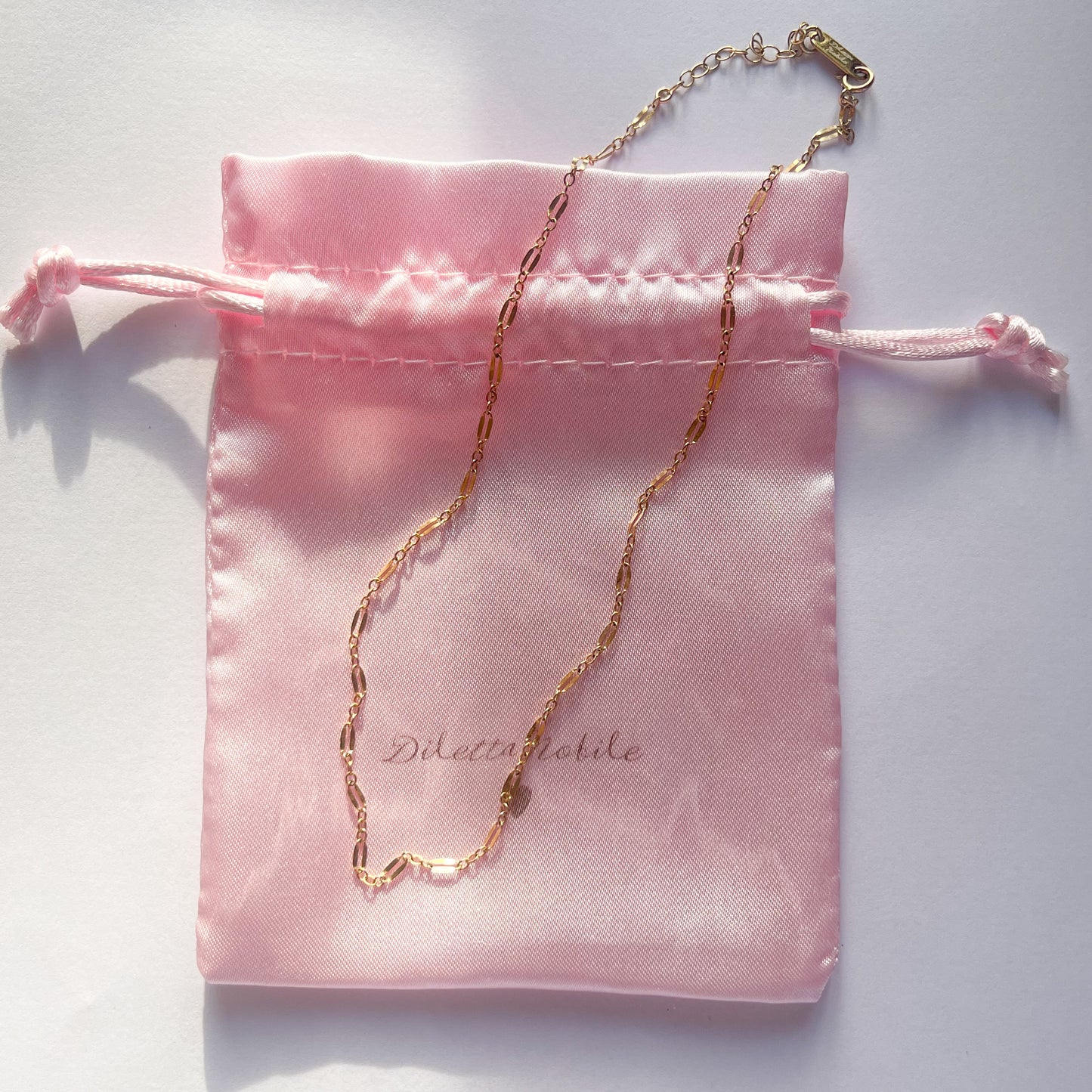 Girocollo a catena con paillettes