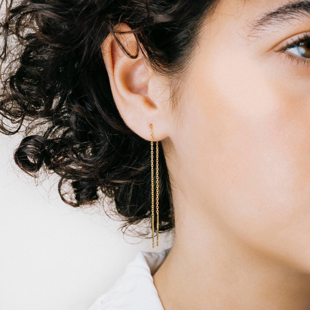 Single chain earring