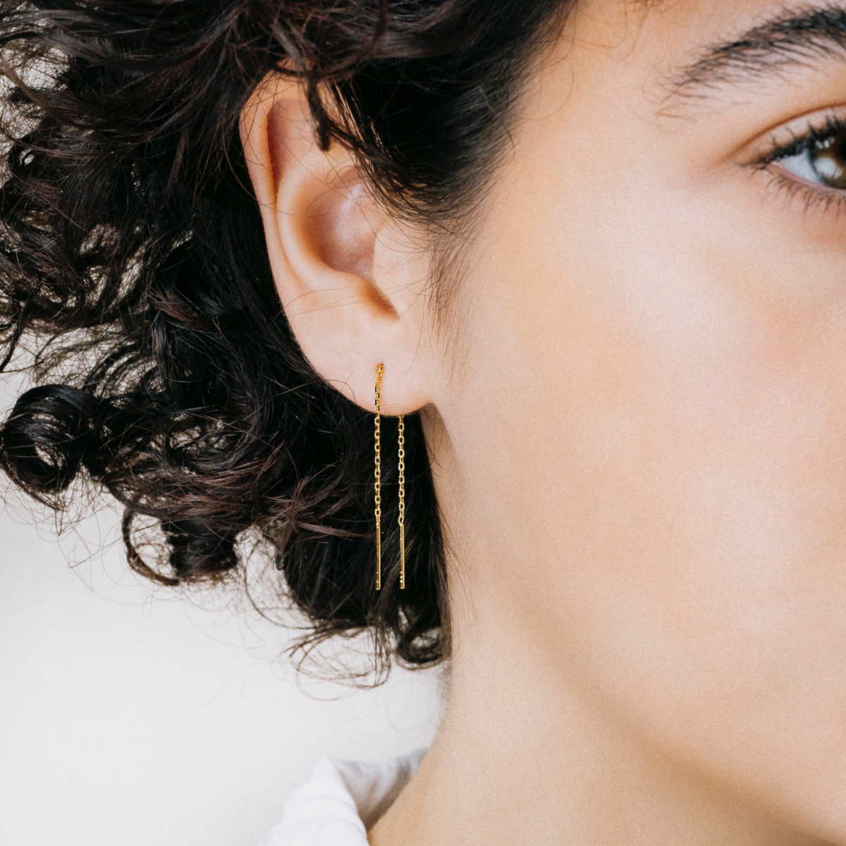 Single chain earring